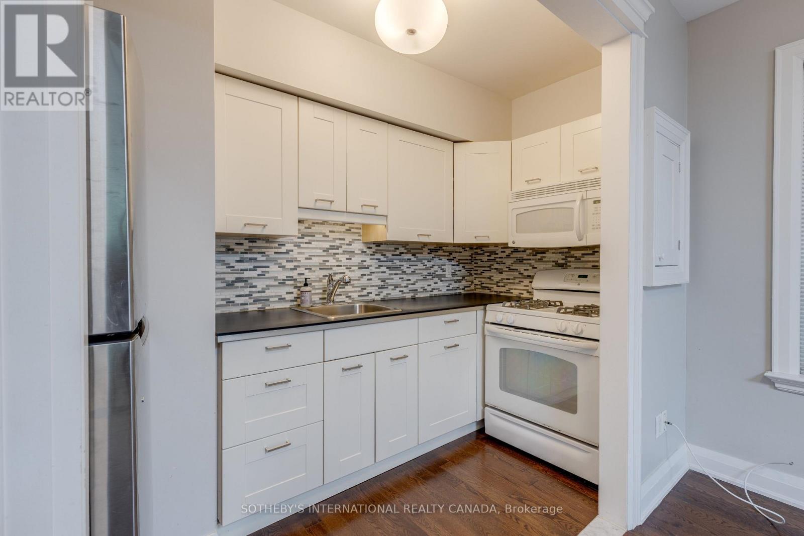 Upper - 412 Wellesley Street E, Toronto, Ontario  M4X 1H6 - Photo 7 - C12551140