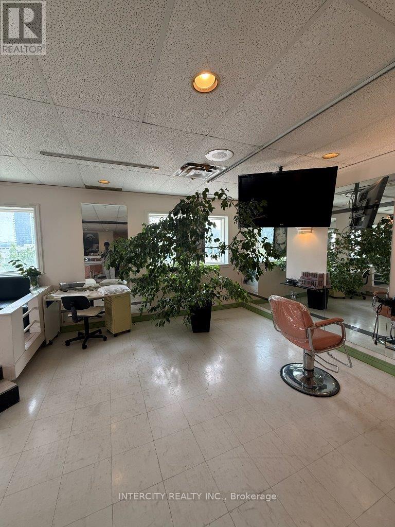 208 - 738 Sheppard Avenue, Toronto, Ontario  M2K 1C4 - Photo 17 - C12551152