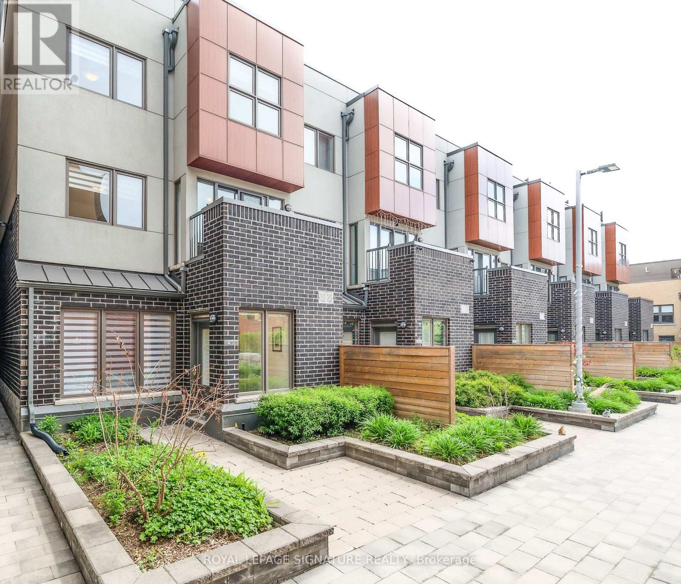 27 - 1972 VICTORIA PARK AVENUE, Toronto, Ontario