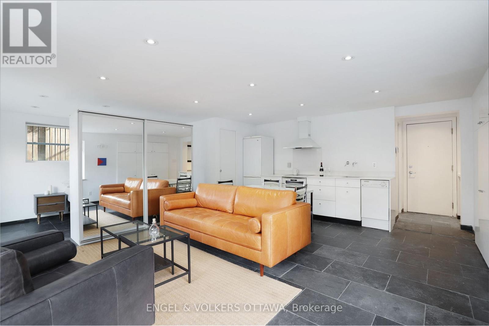 4 - 75 Heney Street, Ottawa, Ontario  K1N 5V7 - Photo 7 - X12476884