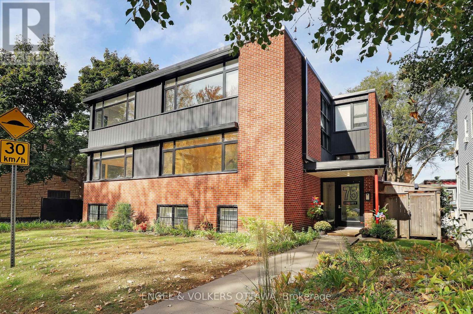 4 - 75 Heney Street, Ottawa, Ontario  K1N 5V7 - Photo 13 - X12476884