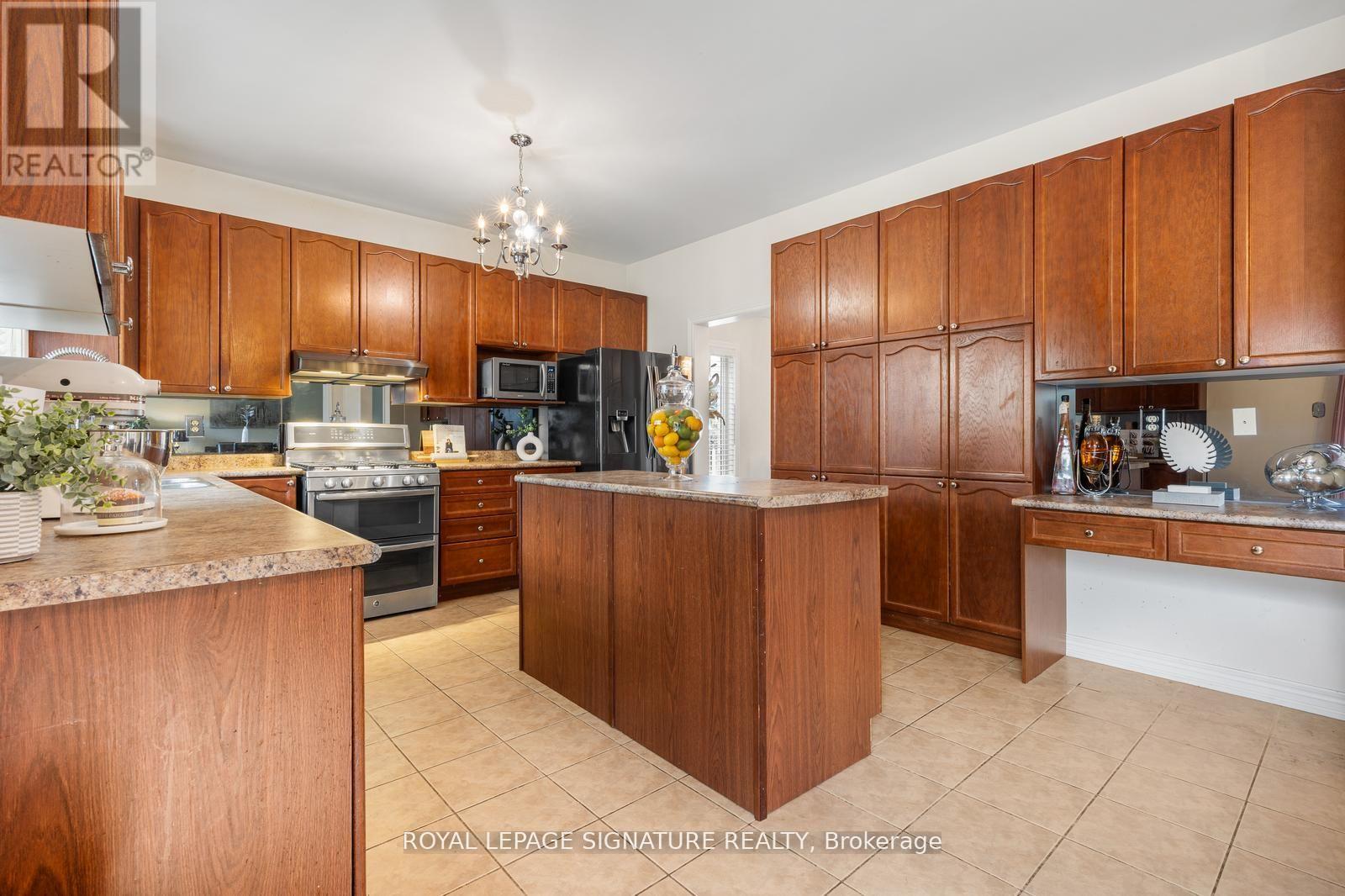 10 Goodhart Crescent, Ajax, Ontario  L1T 4J1 - Photo 10 - E12551178