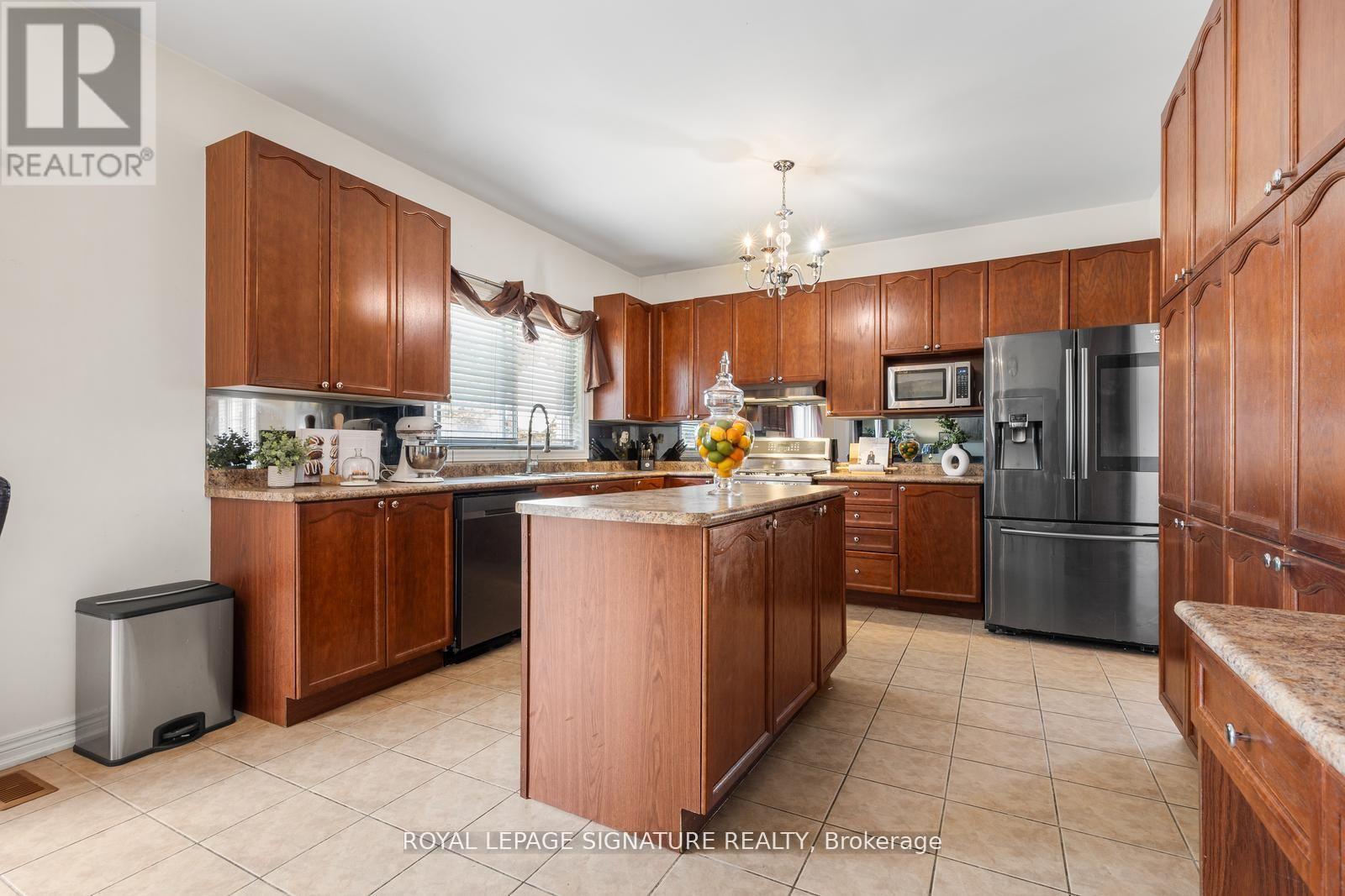 10 Goodhart Crescent, Ajax, Ontario  L1T 4J1 - Photo 8 - E12551178