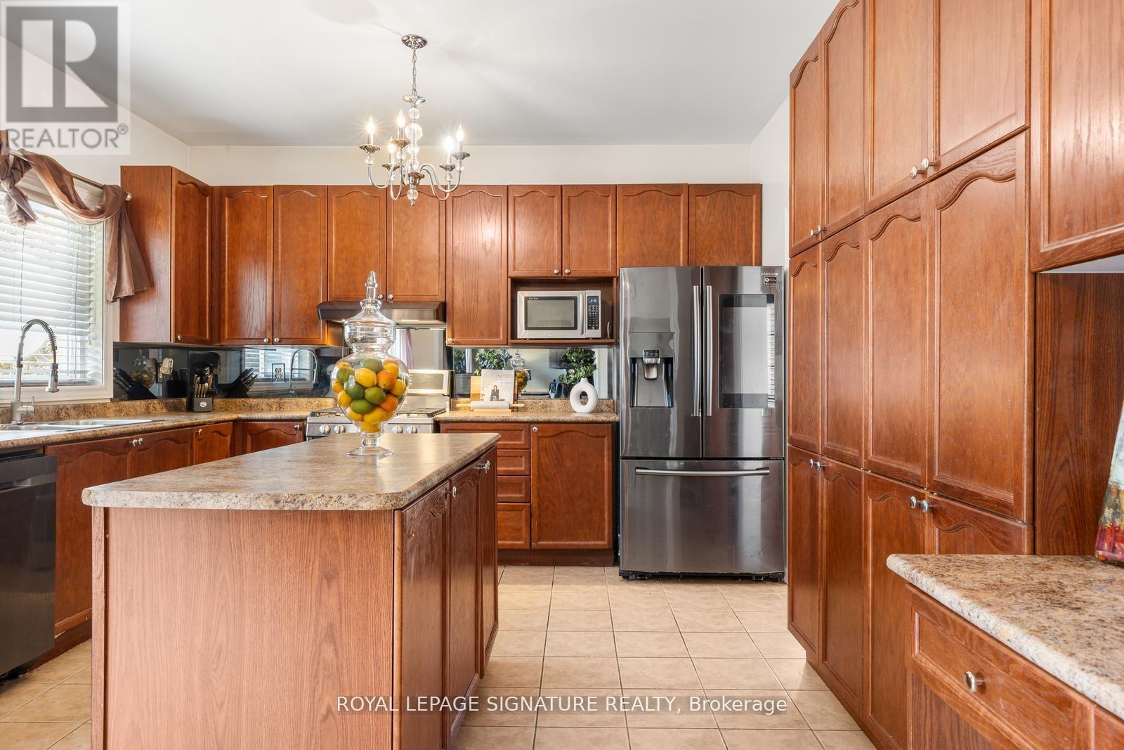 10 Goodhart Crescent, Ajax, Ontario  L1T 4J1 - Photo 9 - E12551178