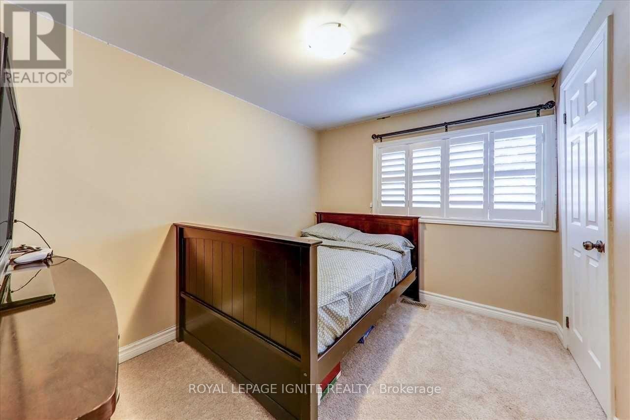 111 Dunsfold Drive, Toronto, Ontario  M1B 1T5 - Photo 11 - E12551192