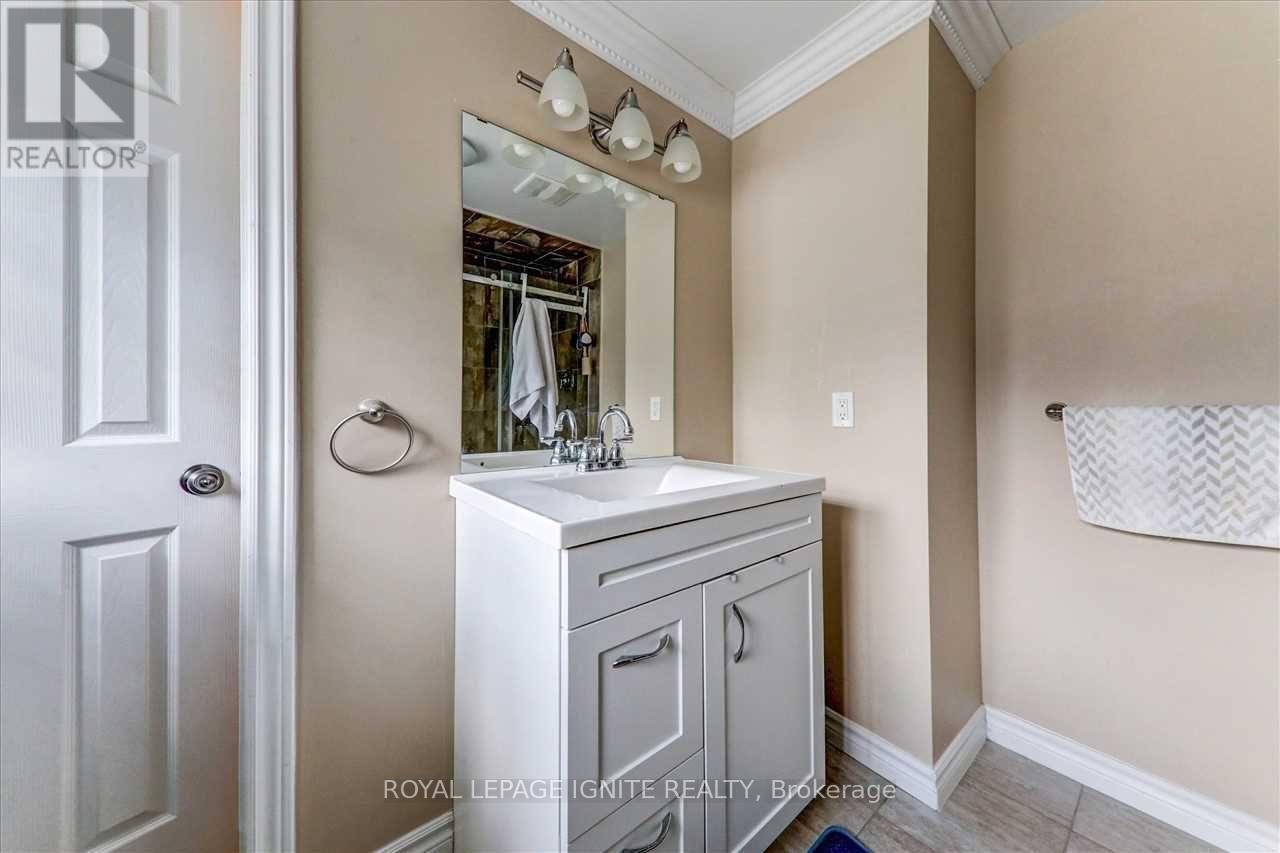 111 Dunsfold Drive, Toronto, Ontario  M1B 1T5 - Photo 18 - E12551192