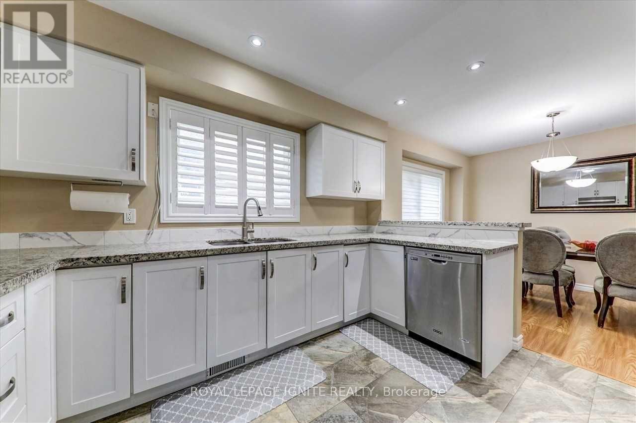 111 Dunsfold Drive, Toronto, Ontario  M1B 1T5 - Photo 8 - E12551192