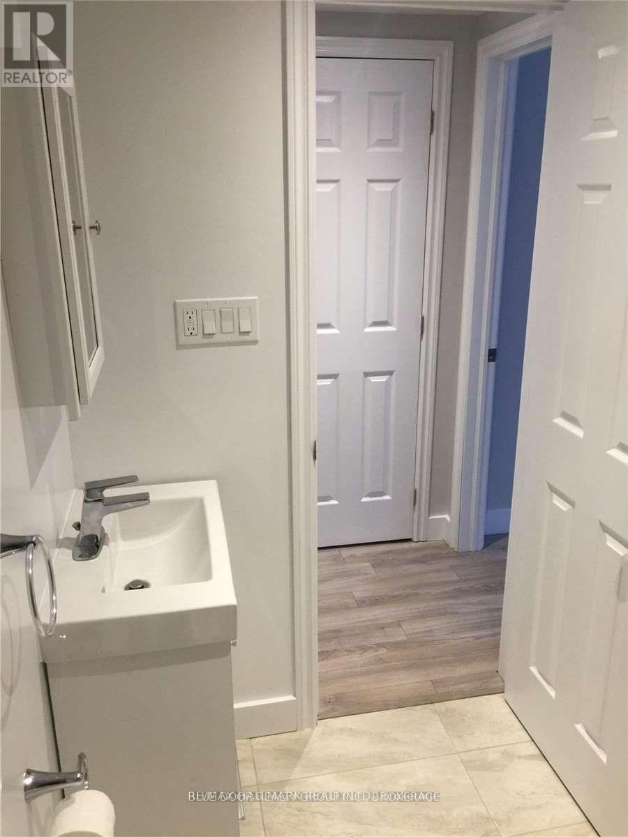 263 Springdale Boulevard, Toronto, Ontario  M4C 1Z8 - Photo 11 - E12551250