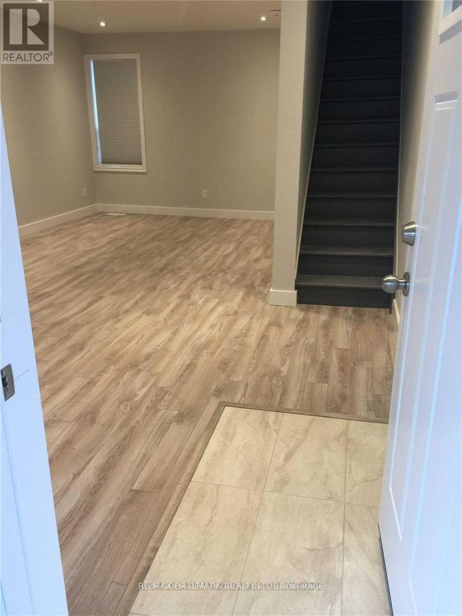 263 Springdale Boulevard, Toronto, Ontario  M4C 1Z8 - Photo 2 - E12551250