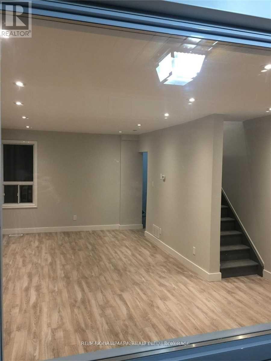 263 Springdale Boulevard, Toronto, Ontario  M4C 1Z8 - Photo 3 - E12551250