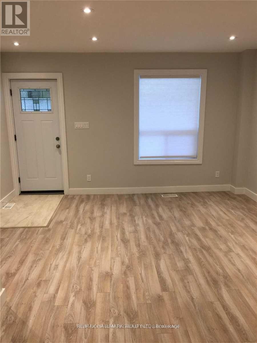 263 Springdale Boulevard, Toronto, Ontario  M4C 1Z8 - Photo 5 - E12551250