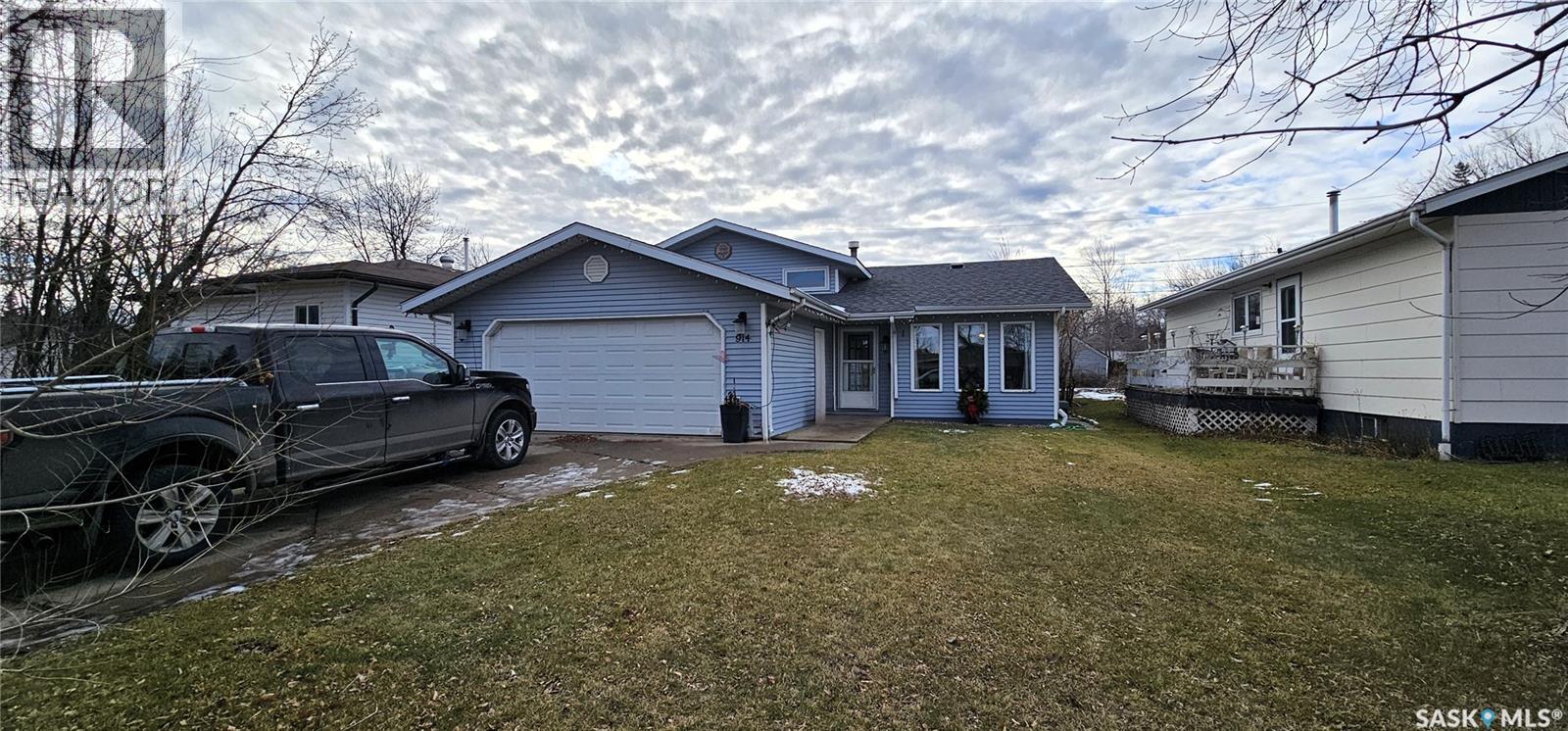 914 108th Avenue, Tisdale, Saskatchewan  S0E 1T0 - Photo 1 - SK024123