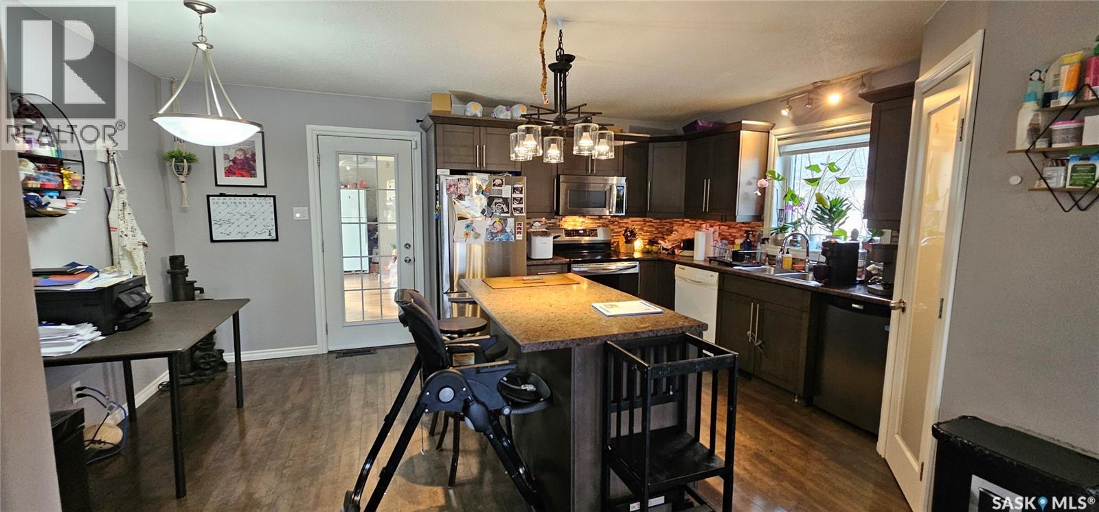 914 108th Avenue, Tisdale, Saskatchewan  S0E 1T0 - Photo 4 - SK024123