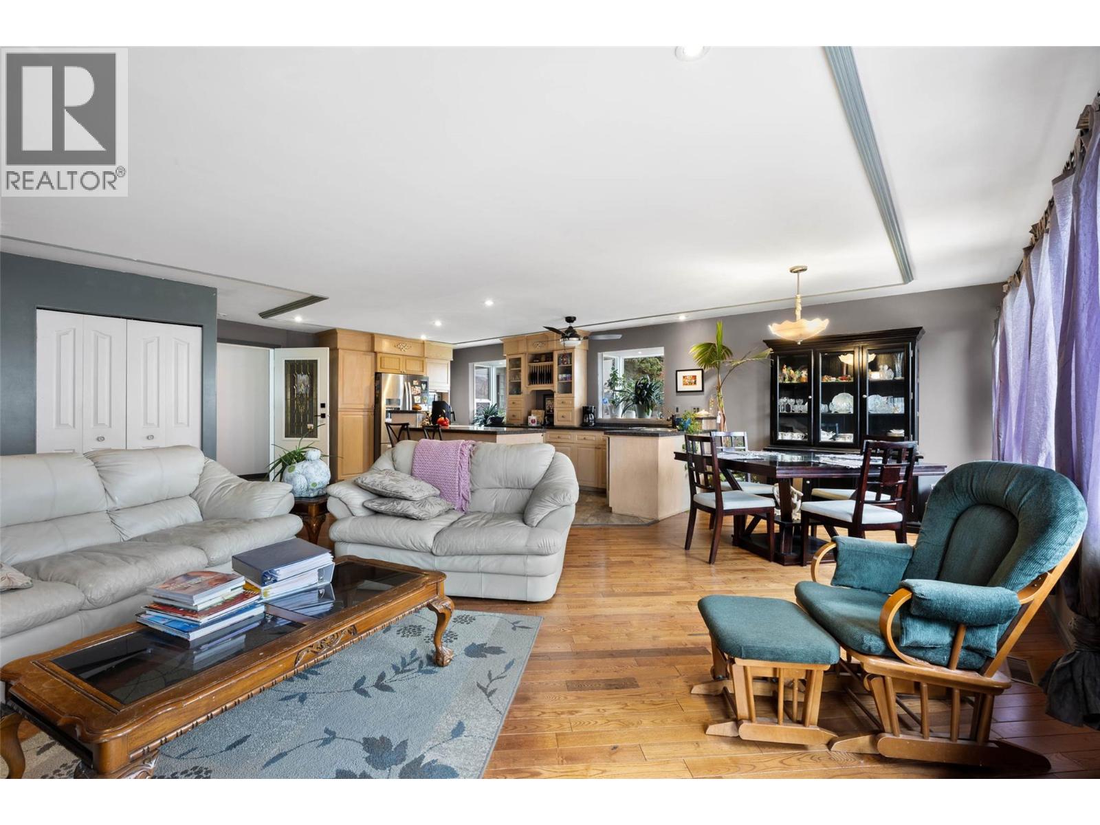 2481 Parkview Drive, Kamloops, British Columbia  V2B 7J3 - Photo 12 - 10369123