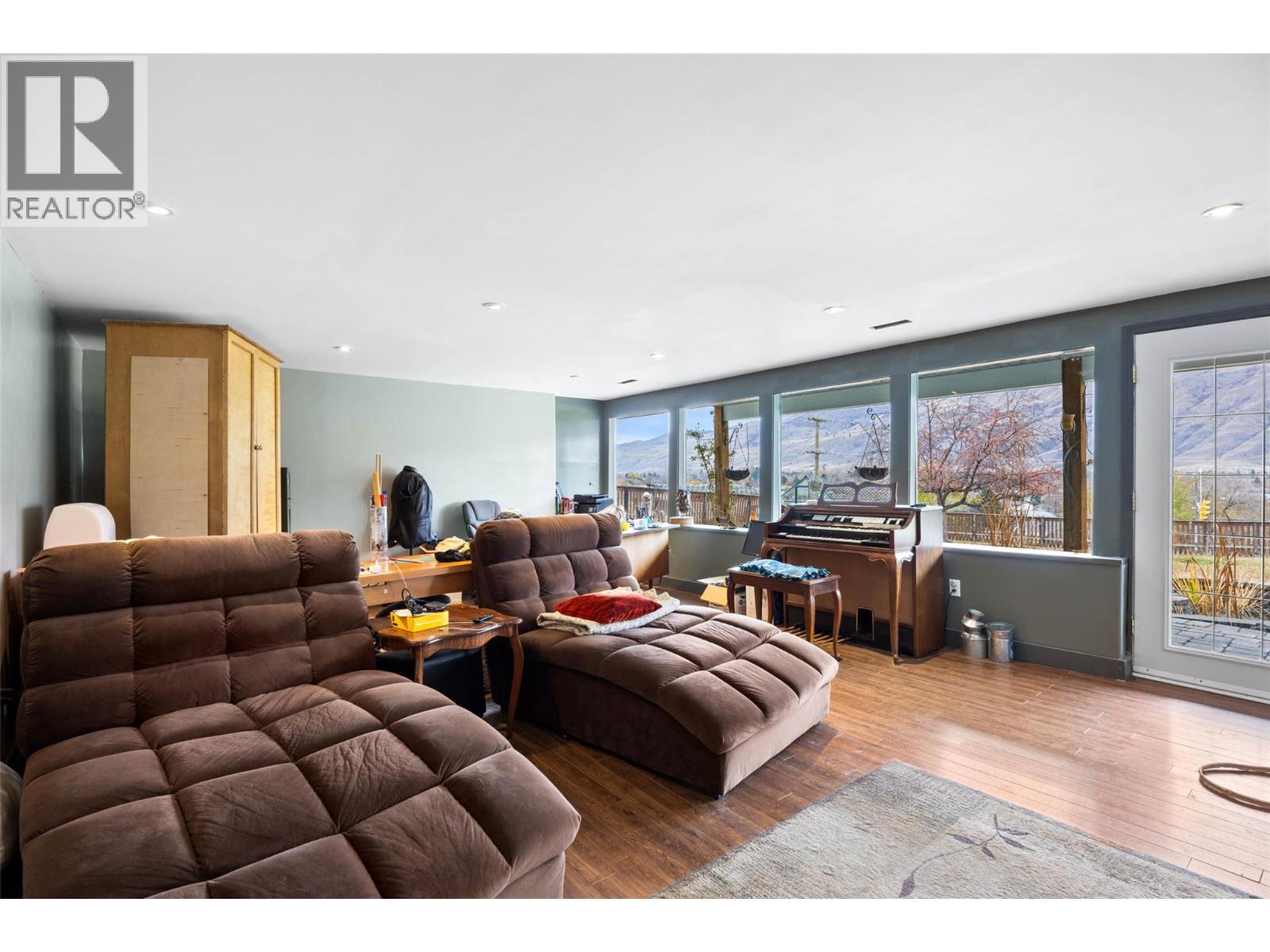 2481 Parkview Drive, Kamloops, British Columbia  V2B 7J3 - Photo 24 - 10369123