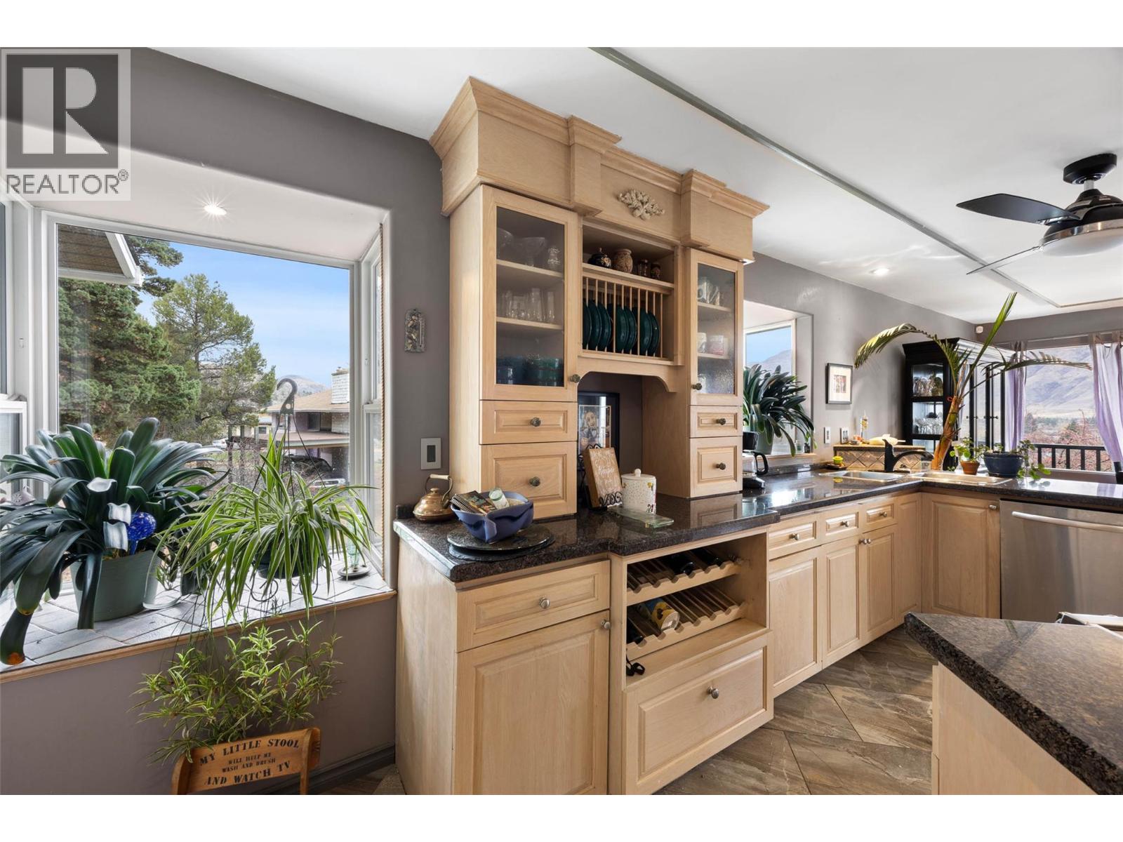 2481 Parkview Drive, Kamloops, British Columbia  V2B 7J3 - Photo 5 - 10369123