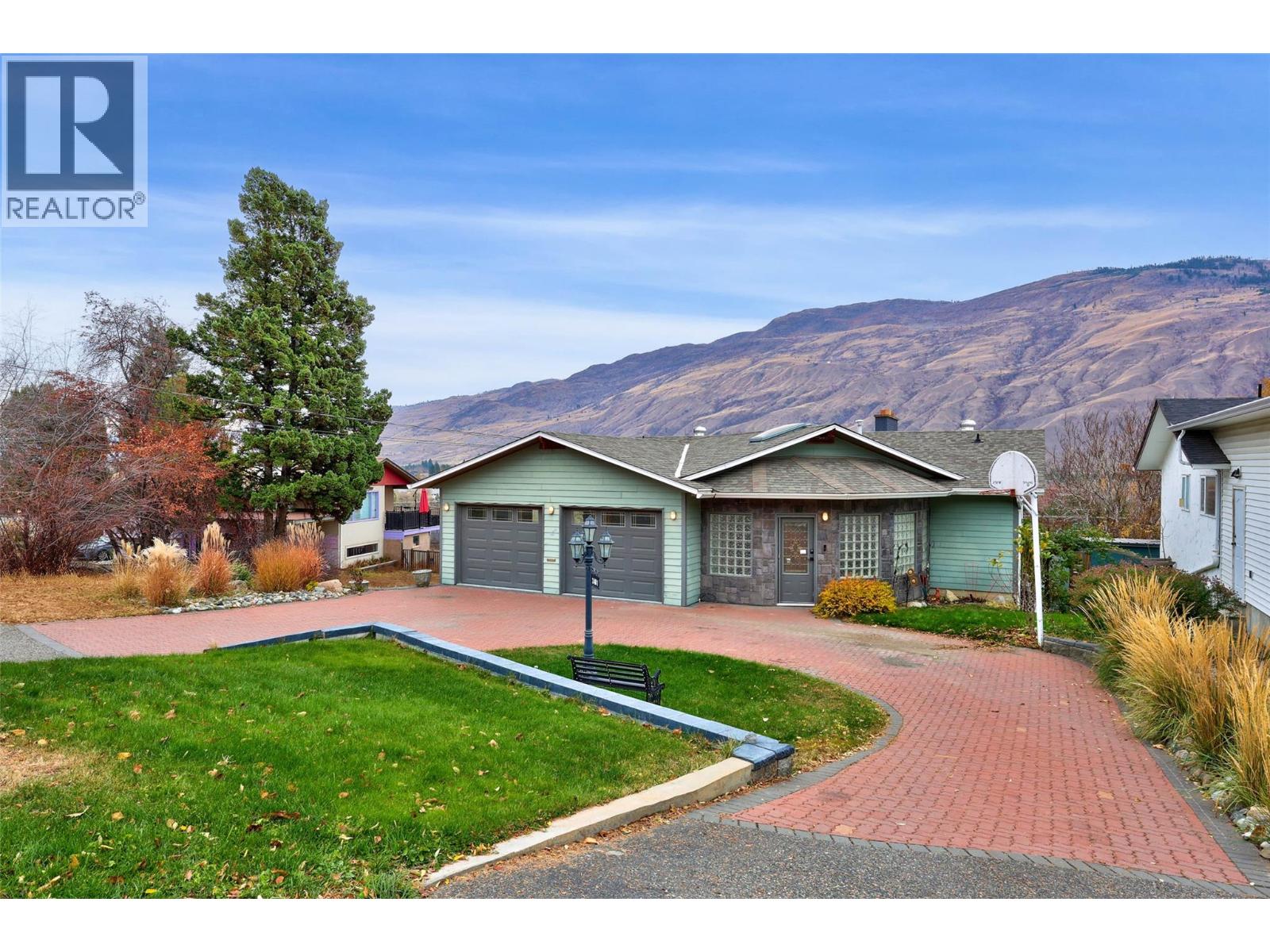 2481 Parkview Drive, Kamloops, British Columbia  V2B 7J3 - Photo 2 - 10369123