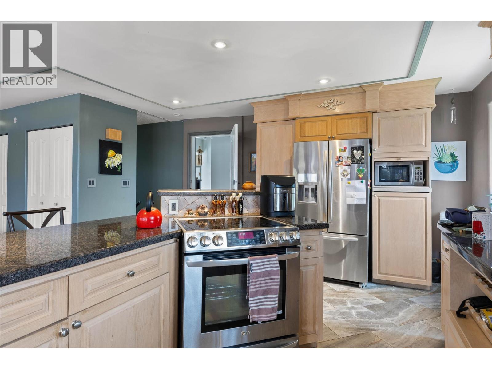 2481 Parkview Drive, Kamloops, British Columbia  V2B 7J3 - Photo 8 - 10369123