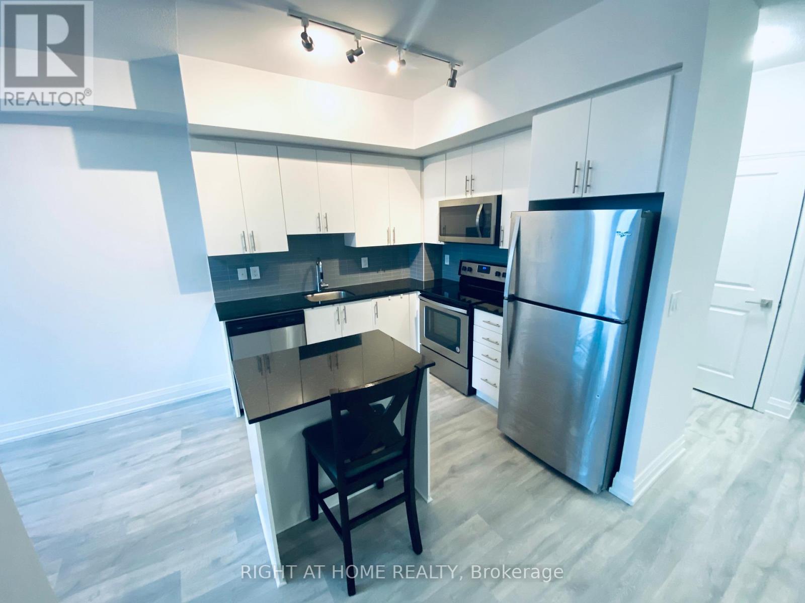 221 - 3600 Highway 7 W, Vaughan, Ontario  L4L 0G7 - Photo 5 - N12551054