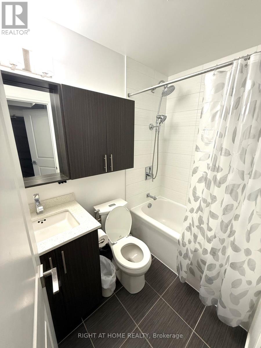 221 - 3600 Highway 7 W, Vaughan, Ontario  L4L 0G7 - Photo 7 - N12551054