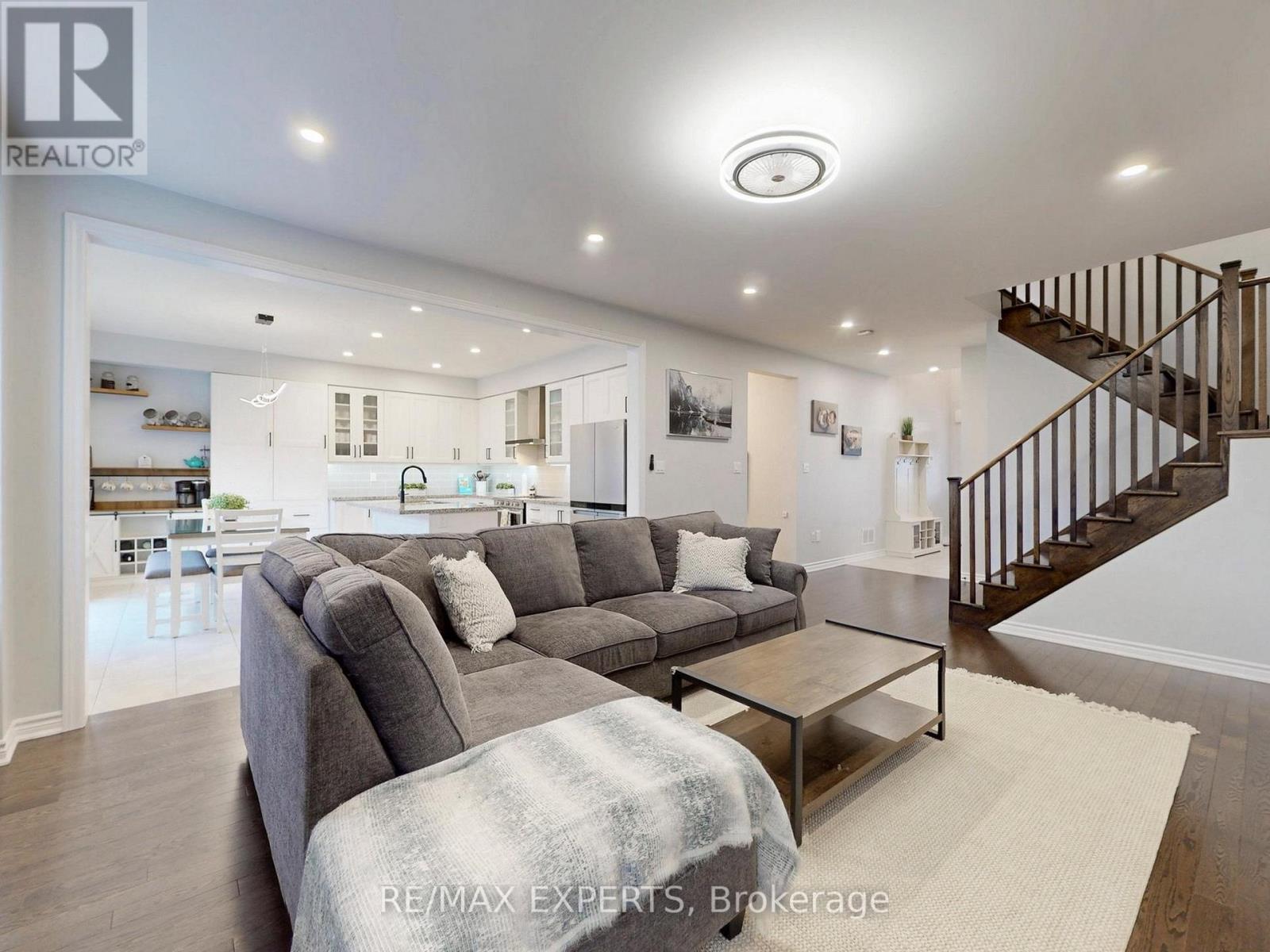 1002 Cole Steet Street, Innisfil, Ontario  L9S 0J9 - Photo 4 - N12551134