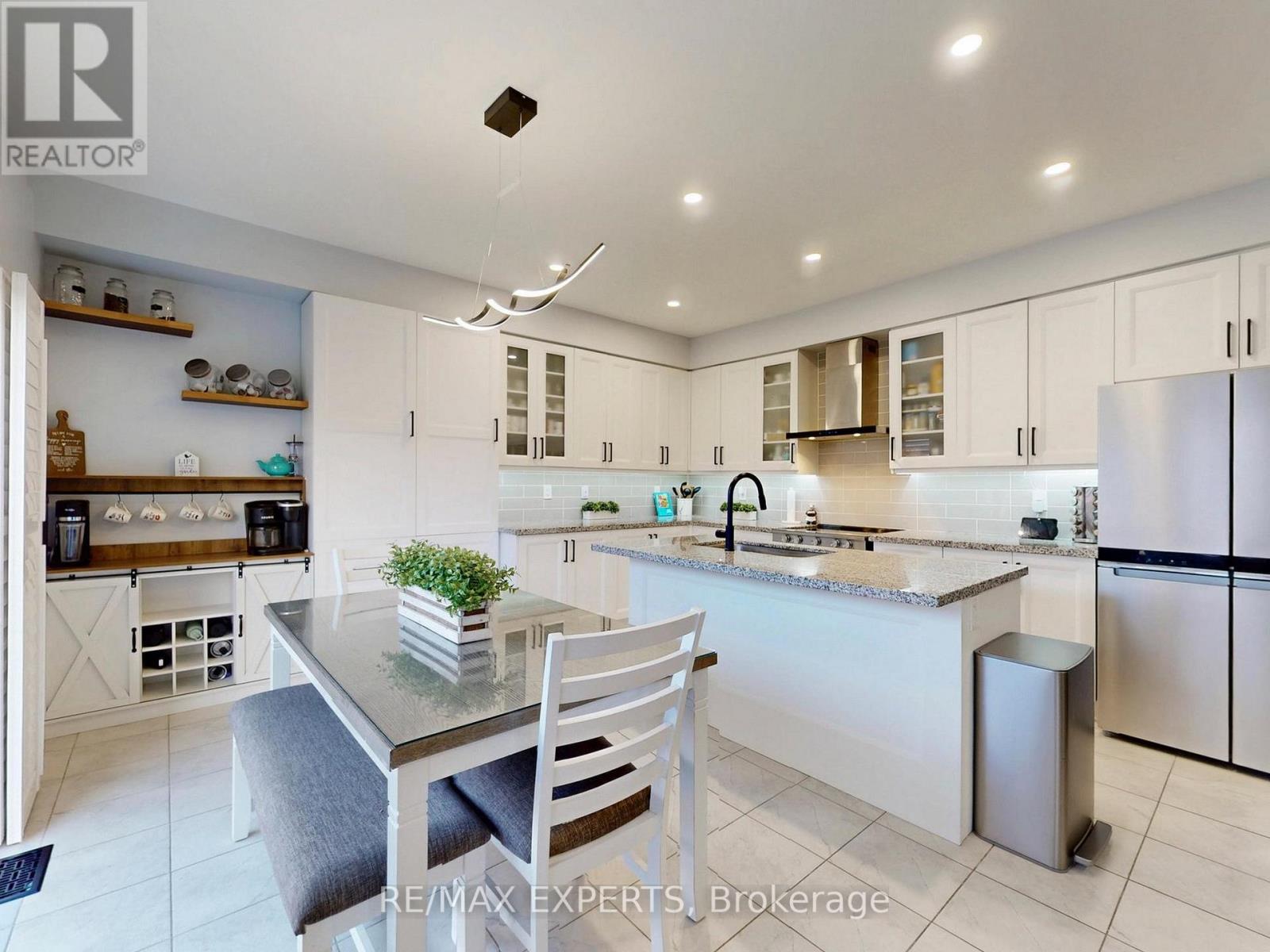 1002 Cole Steet Street, Innisfil, Ontario  L9S 0J9 - Photo 6 - N12551134