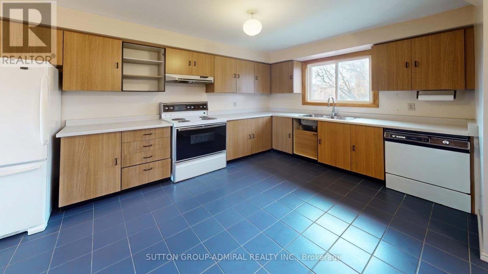 112 Cottonwood Court, Markham, Ontario  L3T 5X1 - Photo 33 - N12551156