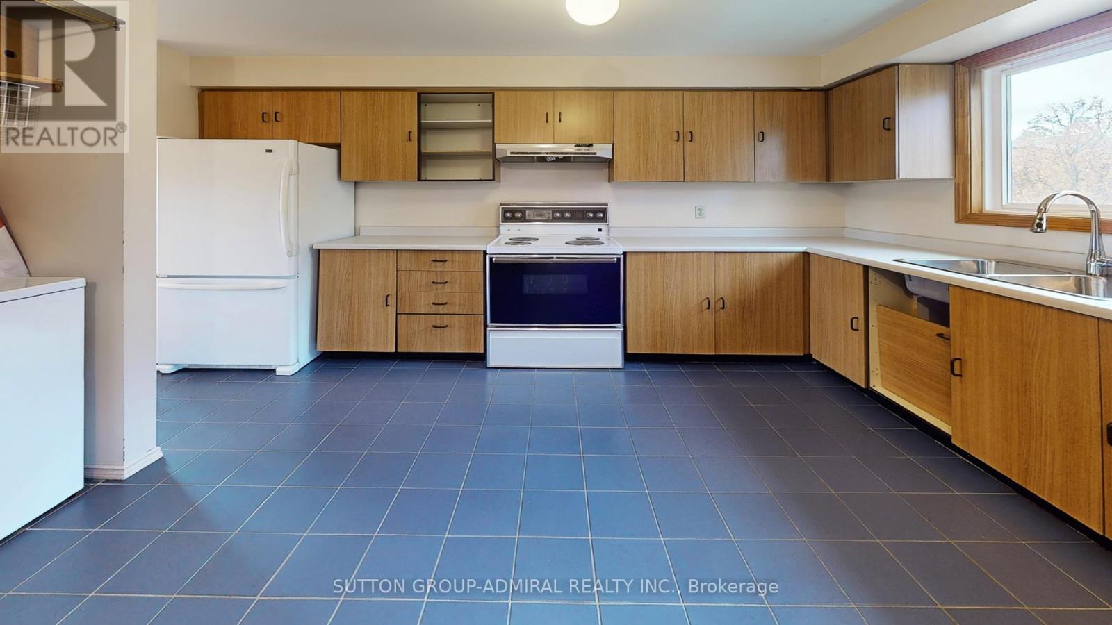 112 Cottonwood Court, Markham, Ontario  L3T 5X1 - Photo 34 - N12551156