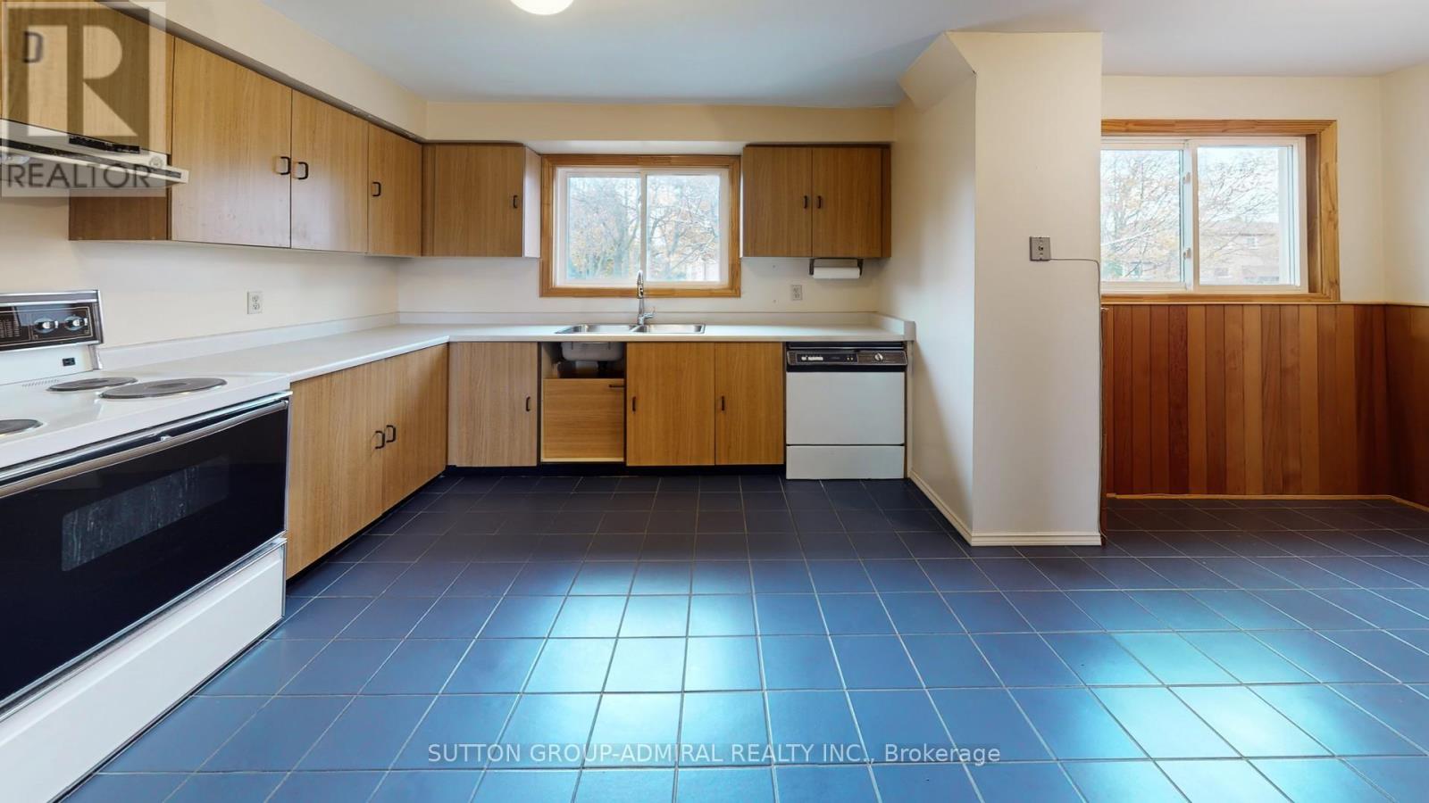 112 Cottonwood Court, Markham, Ontario  L3T 5X1 - Photo 35 - N12551156