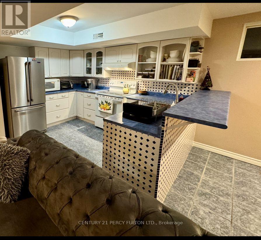 396 Hewitt Circle, Newmarket, Ontario  L3X 2L8 - Photo 7 - N12551166