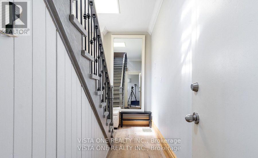 10449 Islington Avenue, Vaughan, Ontario  L0J 1C0 - Photo 3 - N12551184