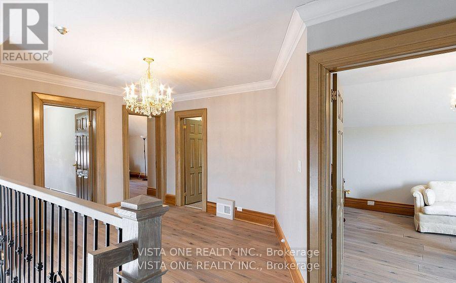 10449 Islington Avenue, Vaughan, Ontario  L0J 1C0 - Photo 4 - N12551184