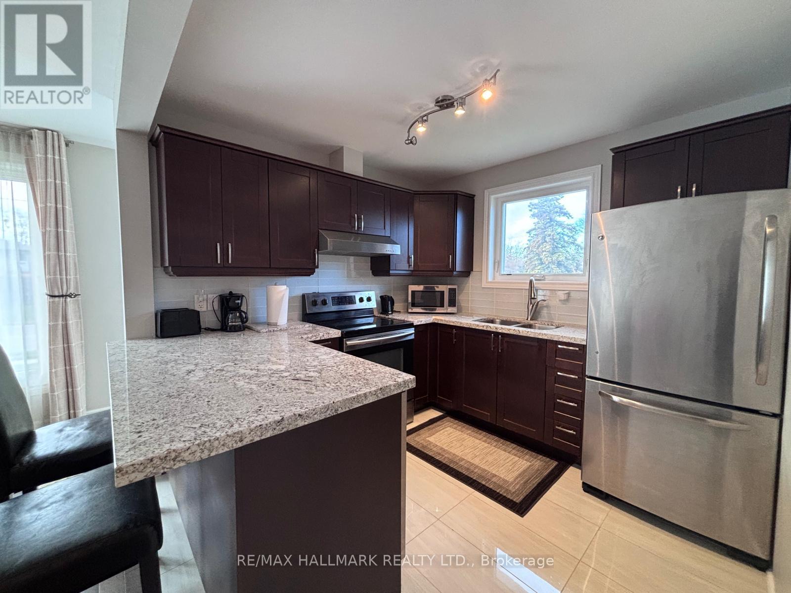 295 Blue Grass Boulevard, Richmond Hill, Ontario  L4C 3H1 - Photo 6 - N12551196
