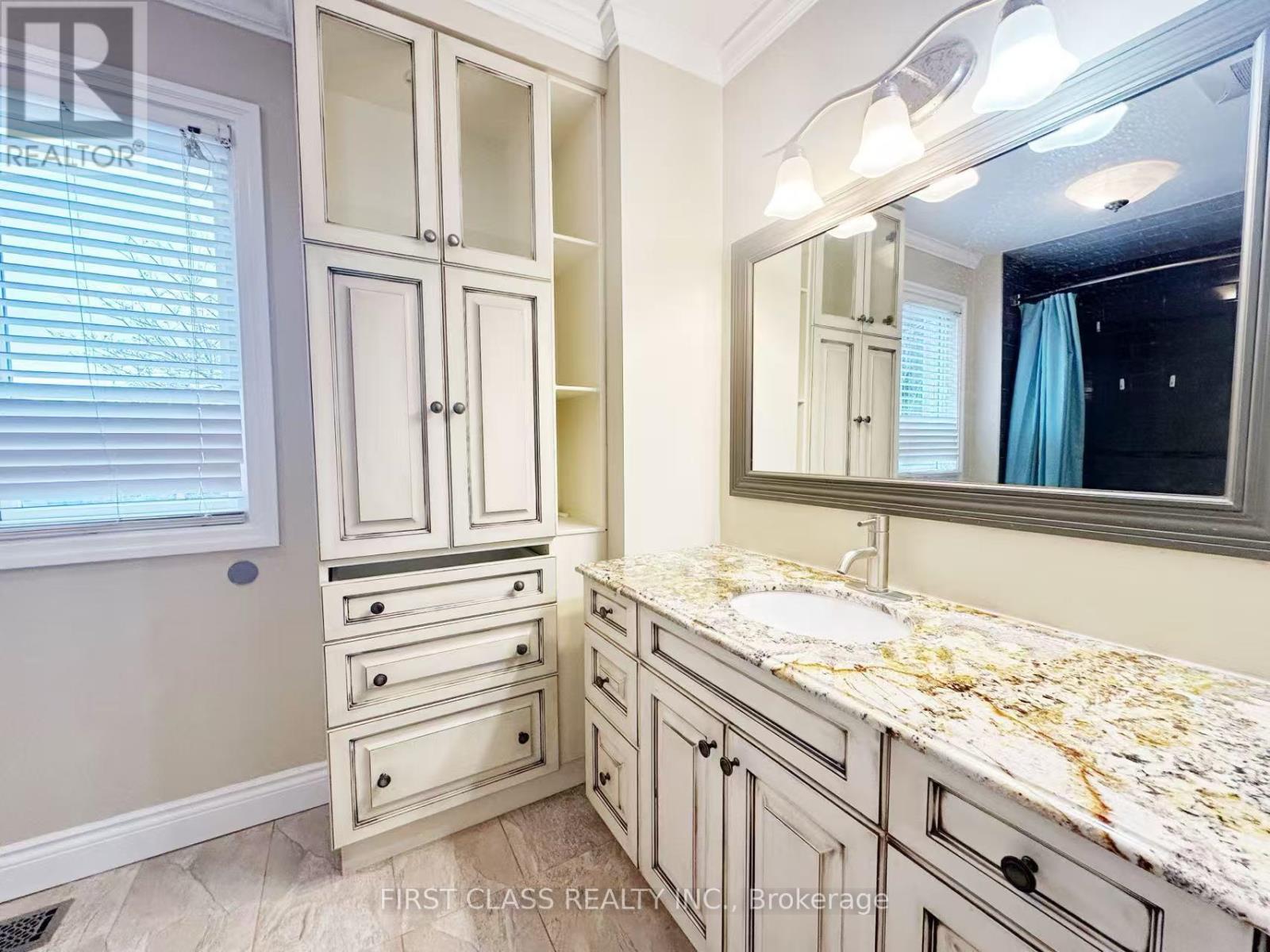 3 Veronica Crescent, East Gwillimbury (Sharon), Ontario L0G 1V0 - Photo 12 - N12551236