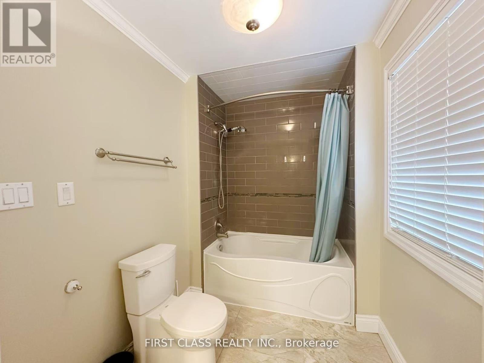 3 Veronica Crescent, East Gwillimbury (Sharon), Ontario L0G 1V0 - Photo 13 - N12551236