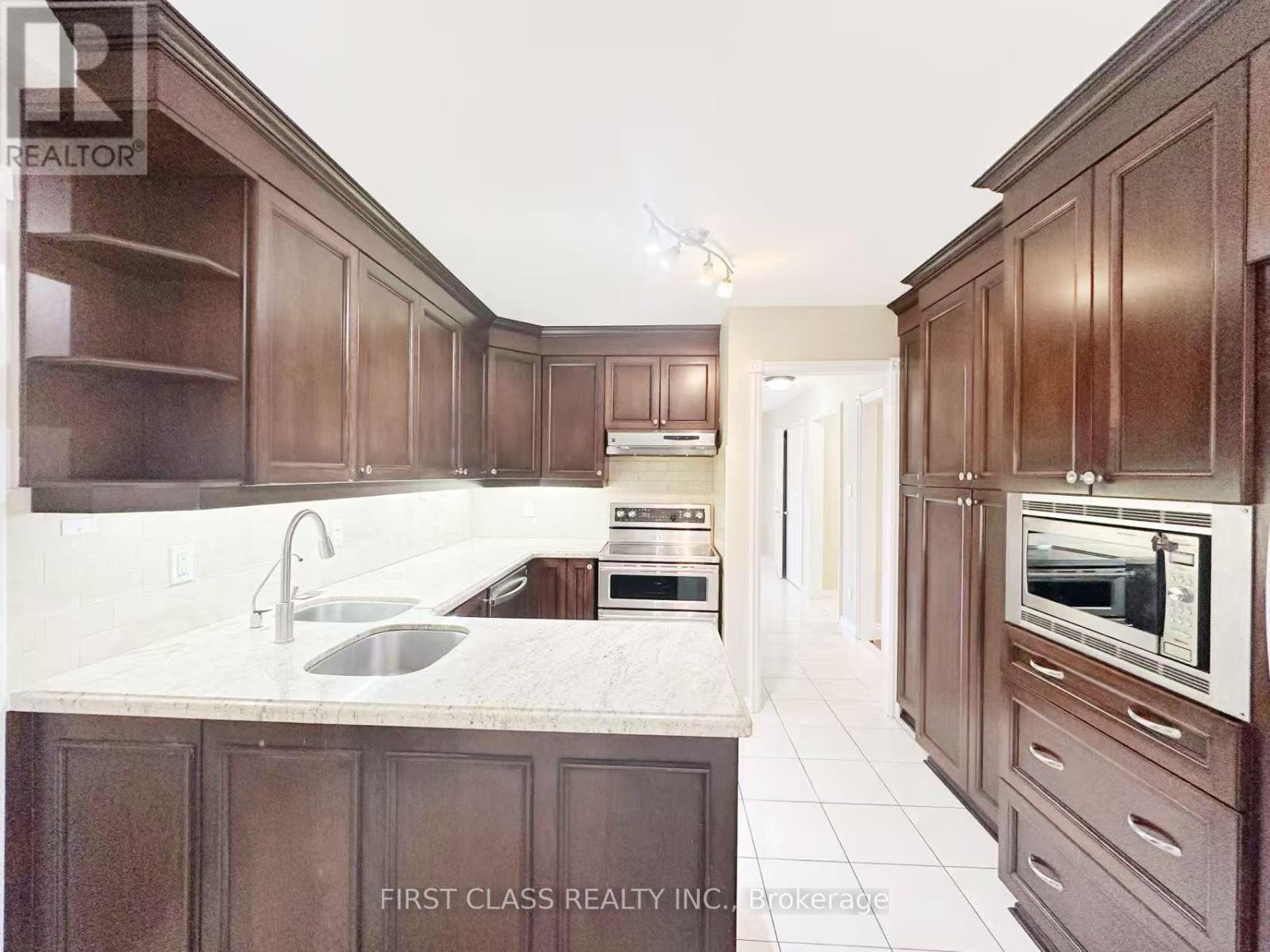 3 Veronica Crescent, East Gwillimbury (Sharon), Ontario L0G 1V0 - Photo 6 - N12551236