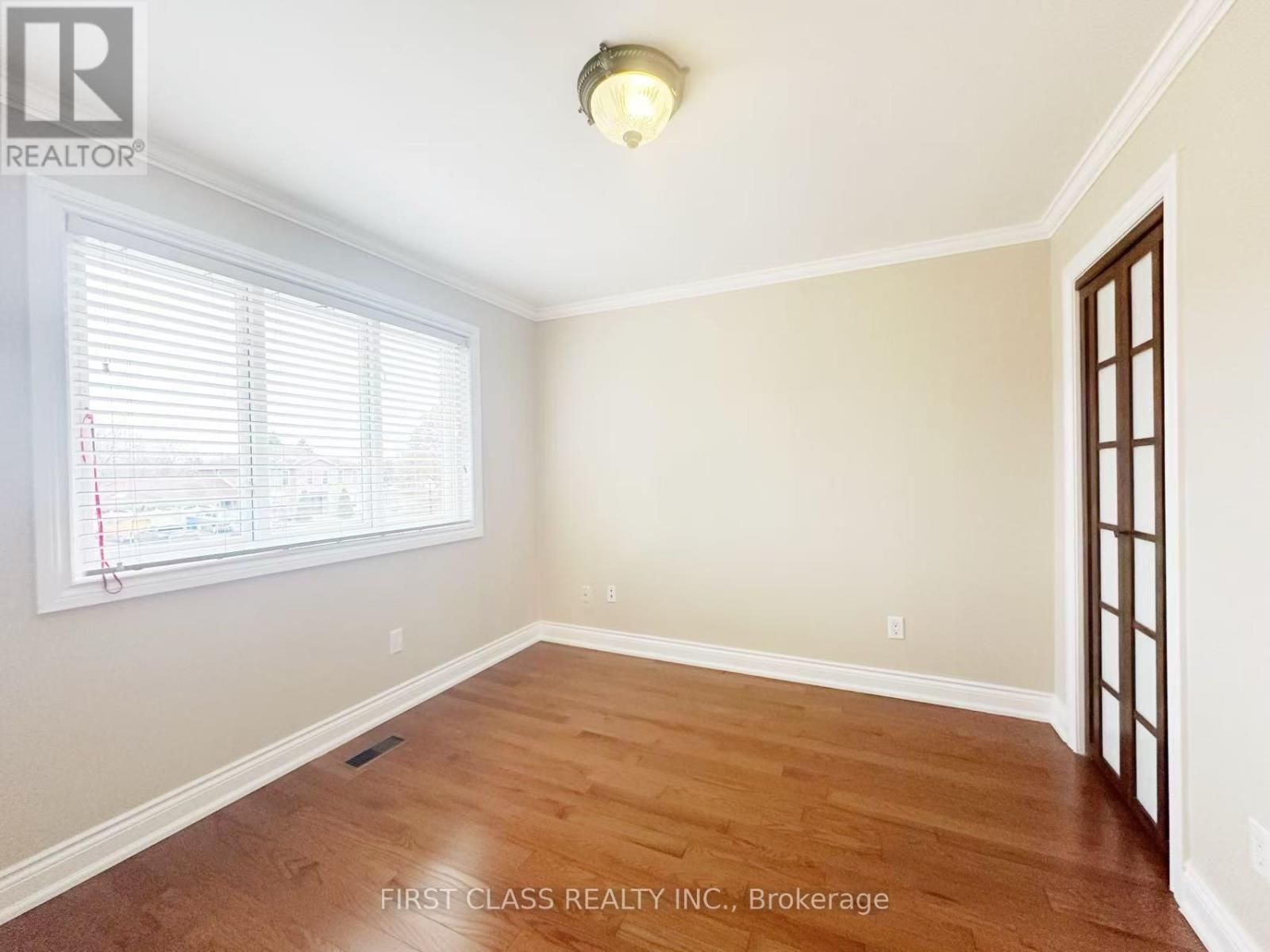 3 Veronica Crescent, East Gwillimbury (Sharon), Ontario L0G 1V0 - Photo 9 - N12551236