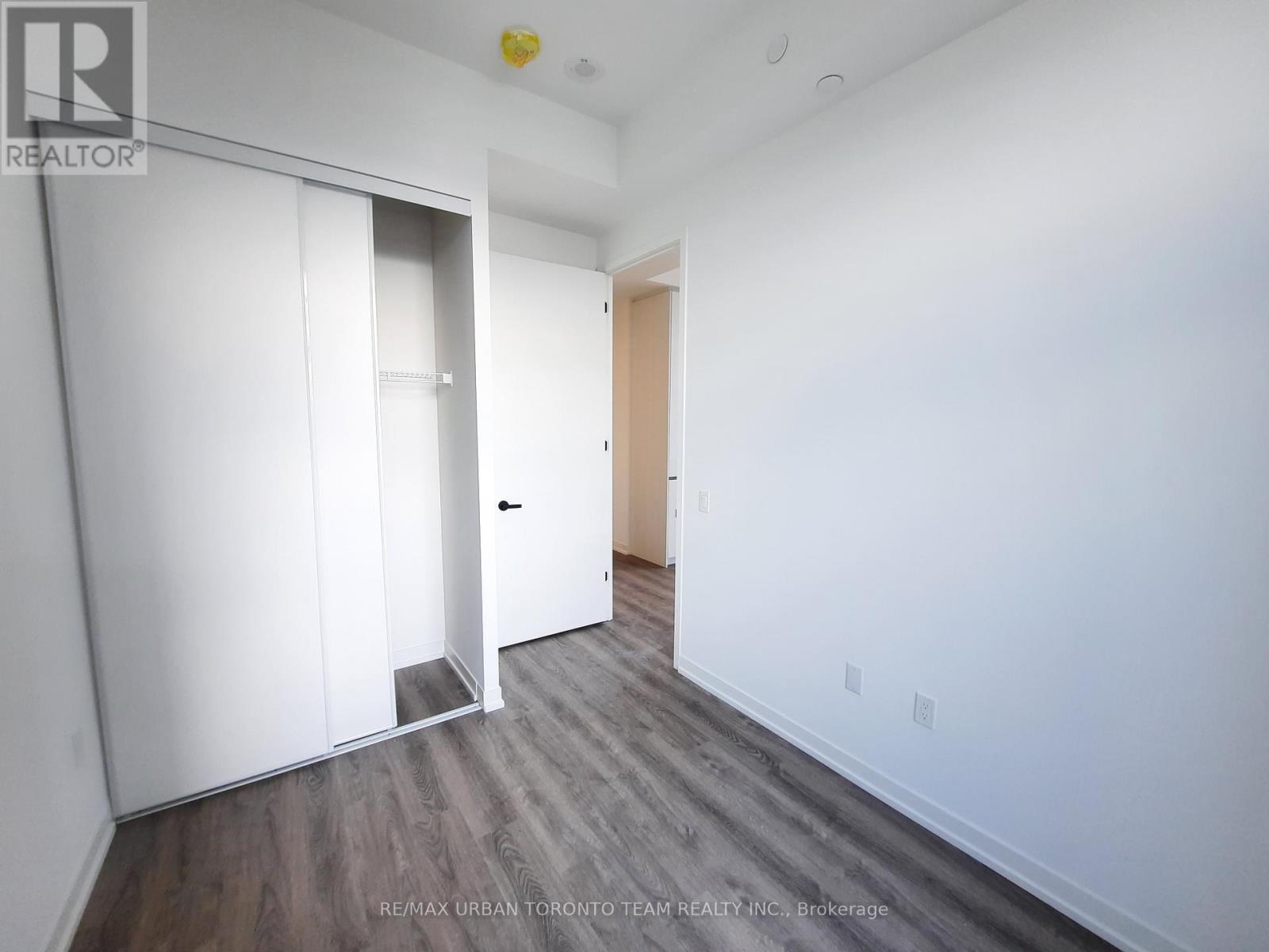 1609 - 8 Interchange Way, Vaughan, Ontario  L4K 5Z7 - Photo 10 - N12551276