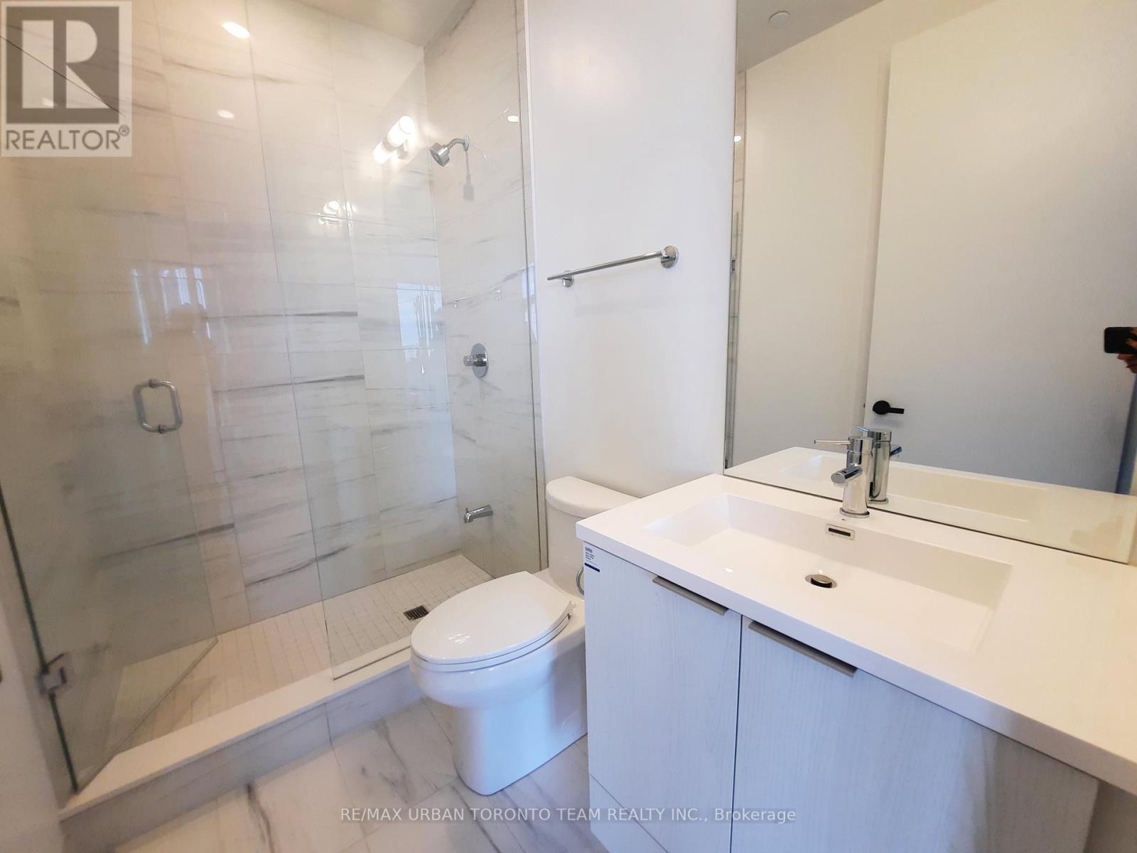 1609 - 8 Interchange Way, Vaughan, Ontario  L4K 5Z7 - Photo 8 - N12551276