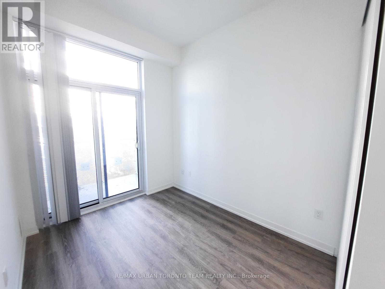 1609 - 8 Interchange Way, Vaughan, Ontario  L4K 5Z7 - Photo 9 - N12551276