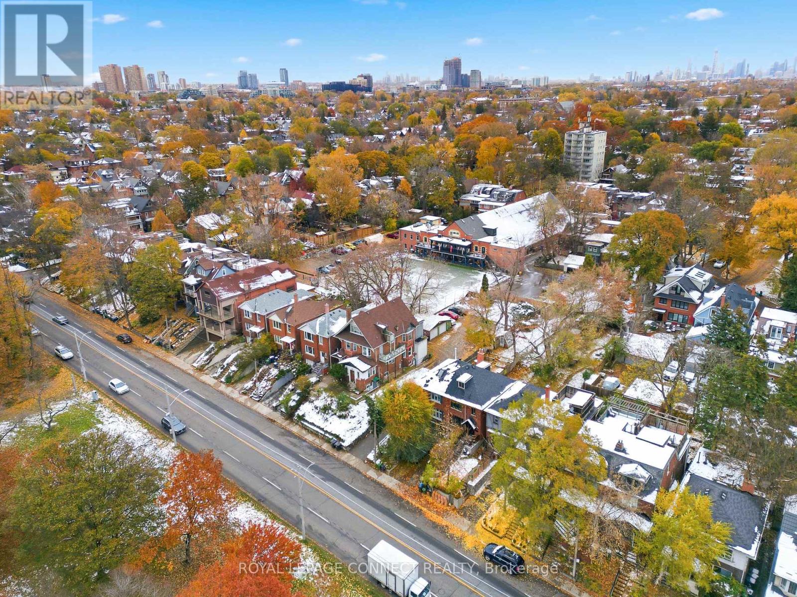 115 Parkside Drive, Toronto, Ontario  M6R 2Y8 - Photo 18 - W12551128