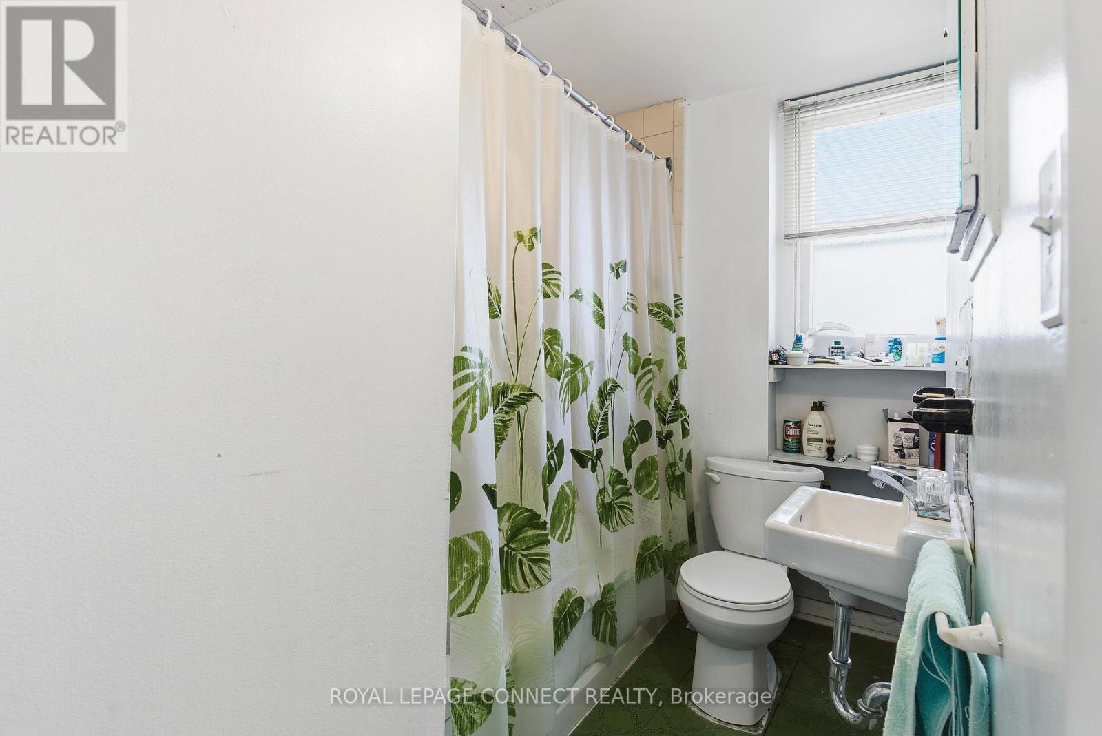 115 Parkside Drive, Toronto, Ontario  M6R 2Y8 - Photo 45 - W12551128