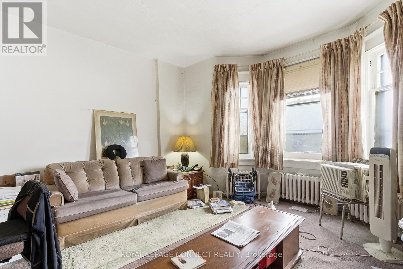 115 Parkside Drive, Toronto, Ontario  M6R 2Y8 - Photo 49 - W12551128