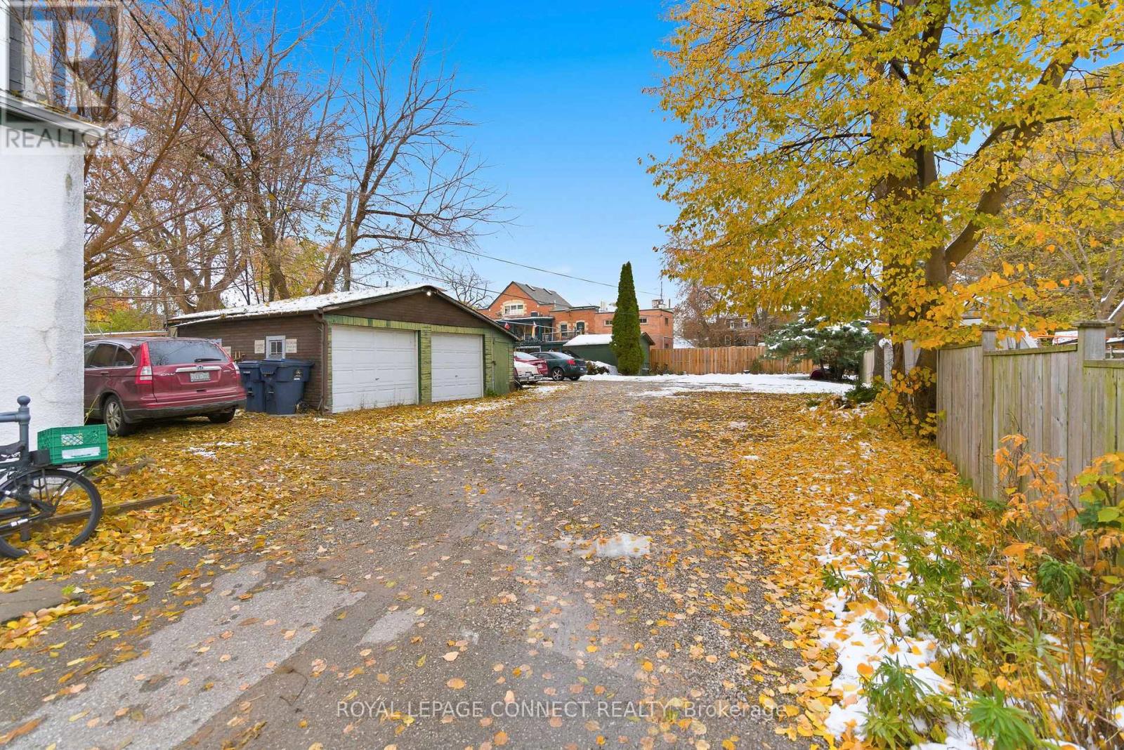 115 Parkside Drive, Toronto, Ontario  M6R 2Y8 - Photo 7 - W12551128