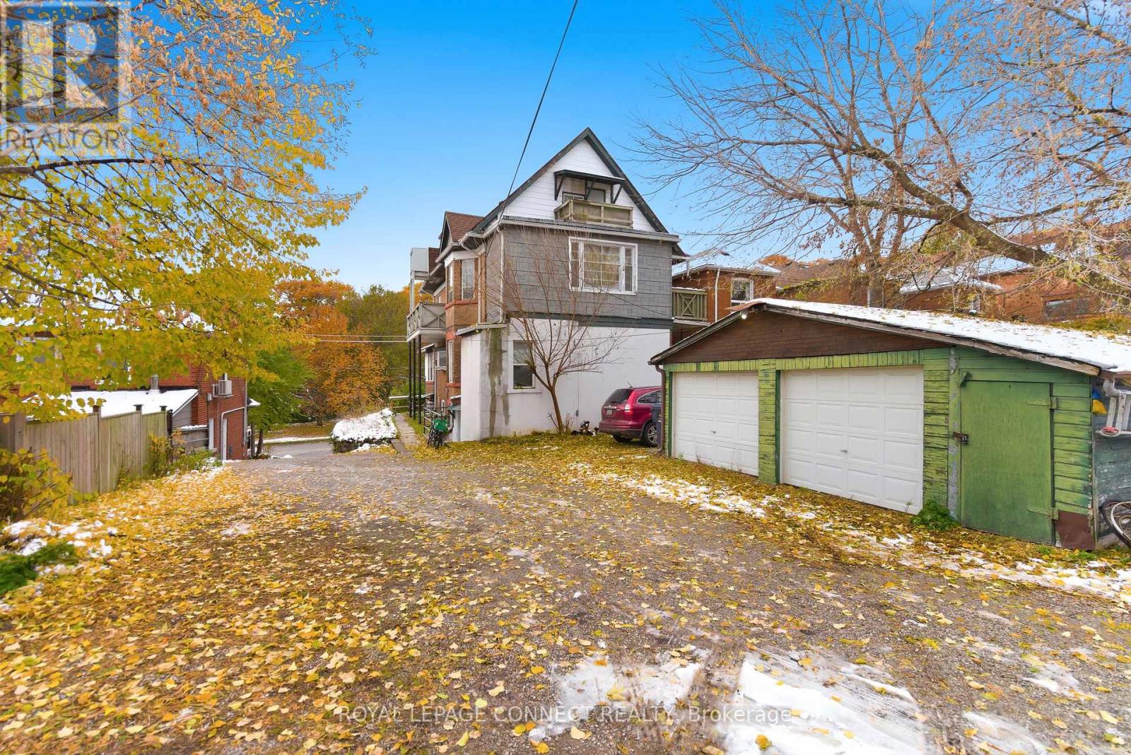 115 Parkside Drive, Toronto, Ontario  M6R 2Y8 - Photo 9 - W12551128