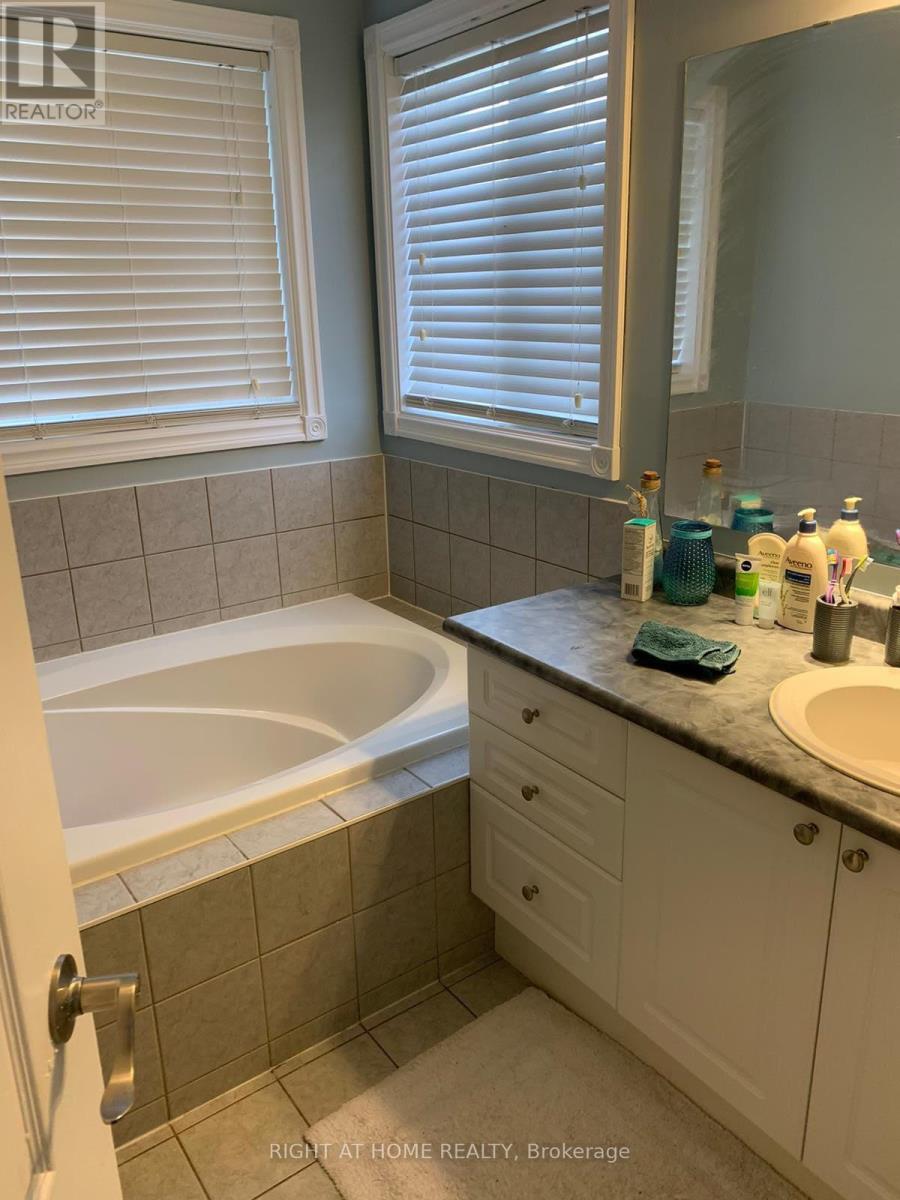 3919 Arvona Place, Mississauga, Ontario  L5M 6L3 - Photo 10 - W12551132