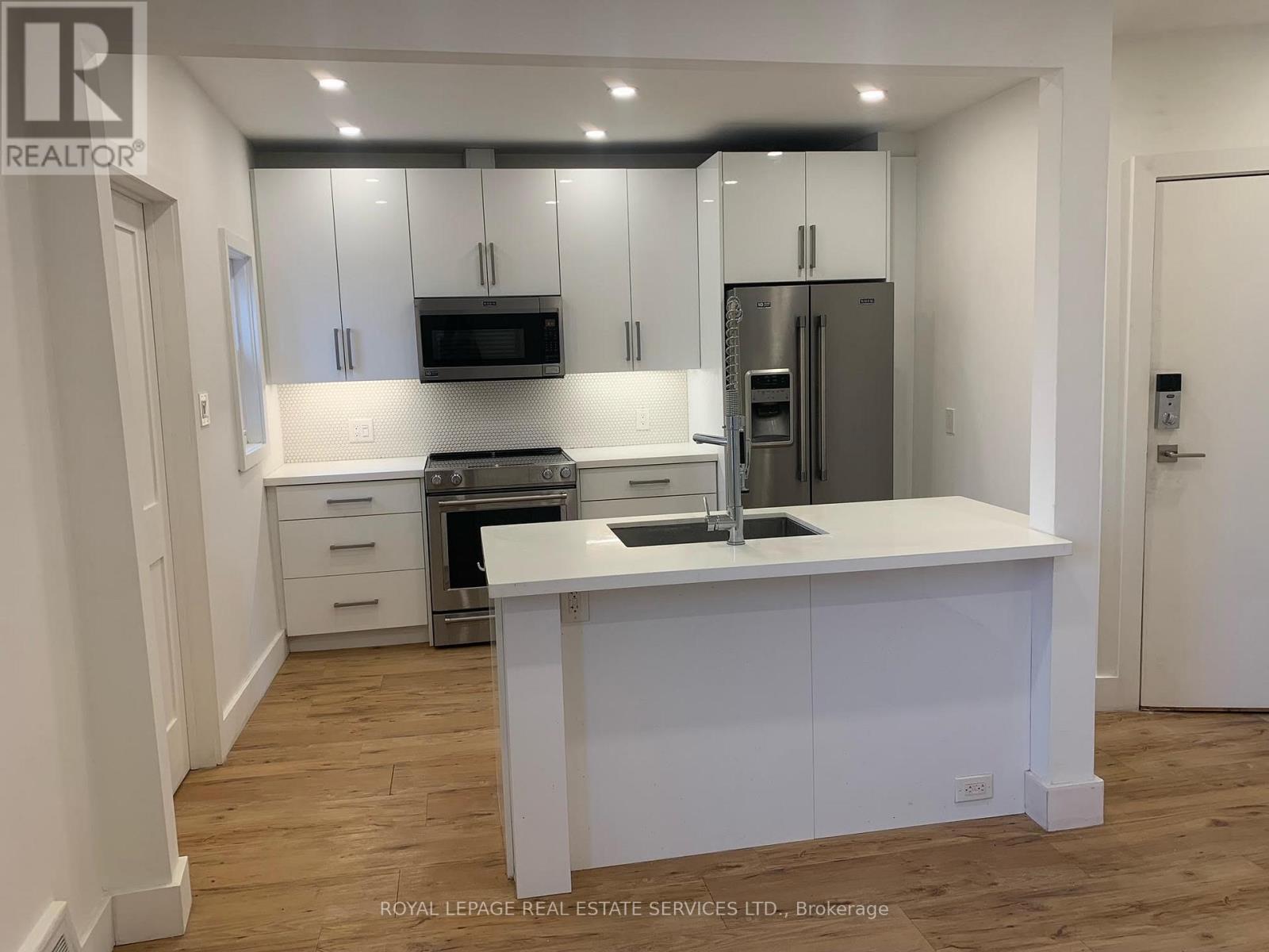 2nd Flr - 537 Runnymede Road, Toronto (Junction Area), Ontario  M6S 2Z8 - Photo 3 - W12551136