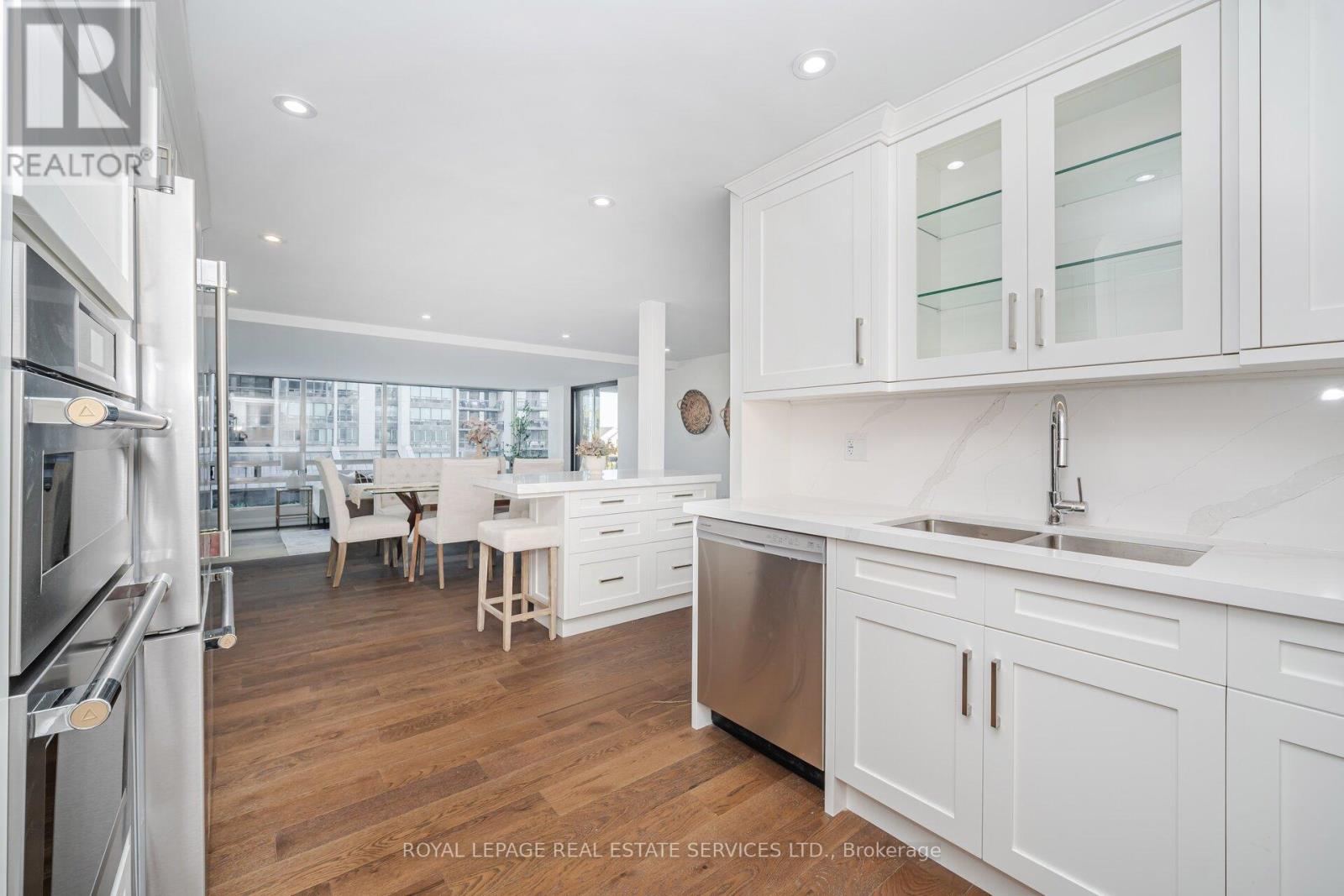 306 - 2180 Marine Drive, Oakville, Ontario  L6L 5V2 - Photo 10 - W12551172