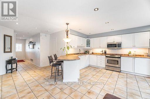 130 Dells Crescent, Brampton, Ontario  L7A 2X1 - Photo 14 - W12551174