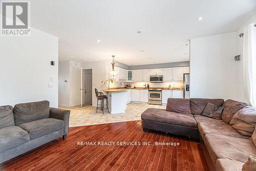 130 Dells Crescent, Brampton, Ontario  L7A 2X1 - Photo 16 - W12551174